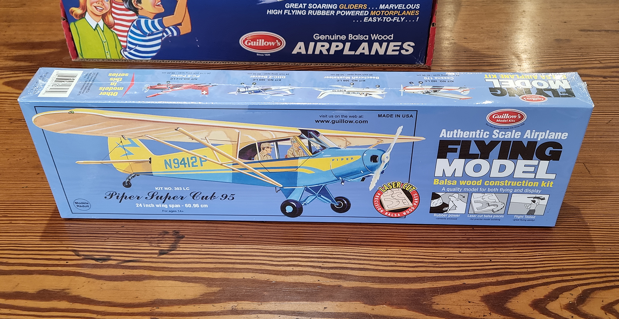 Guillow's Piper Super Cub 95 Authentic Scale Airplane Flying Model - Image 2